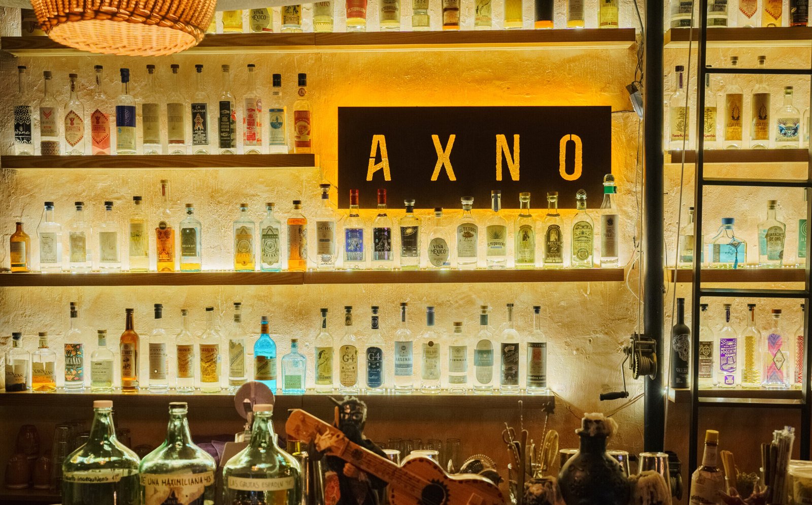 Who Studio x Axno Bar · NOEMA Estudio · Fotografía Arquitectónica 2025